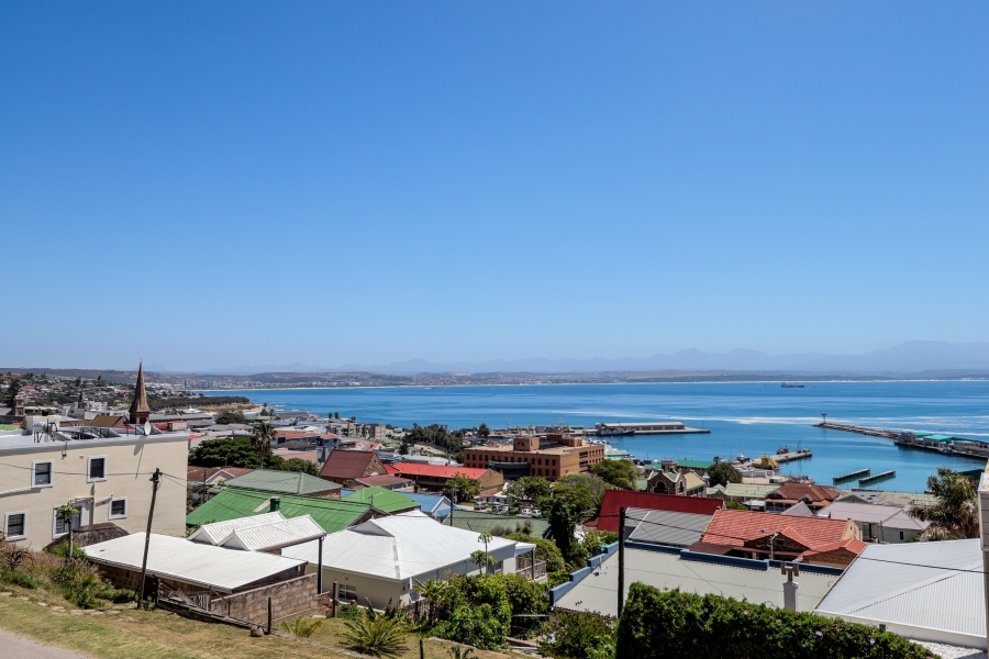 6 Bedroom Property for Sale in Mossel Bay Central Western Cape